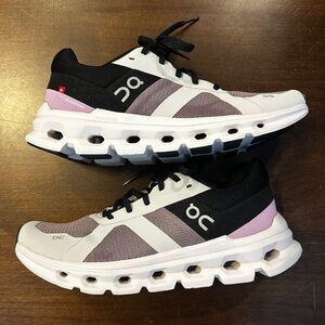 Women’s ON Cloudrunner Sneakers